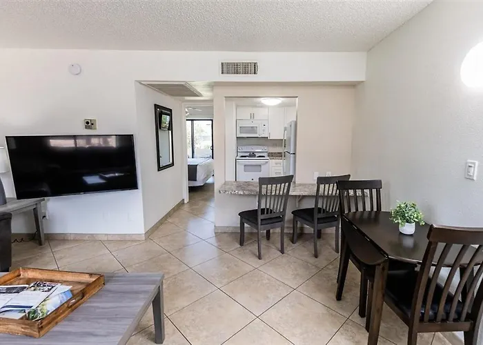 113-fully Furnished 1br Suite-prime Location *